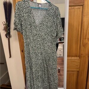 Ava & Viv Green Floral Midi Dress